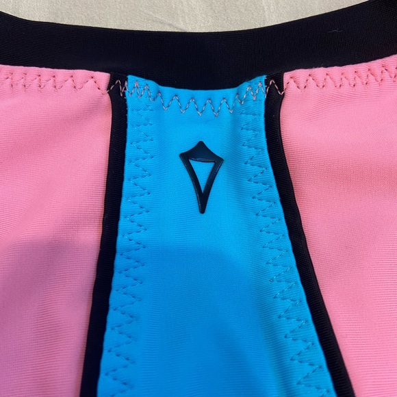 IVIVVA WAVE RIDER GIRLS RASH GUARD - Picture 4 of 8